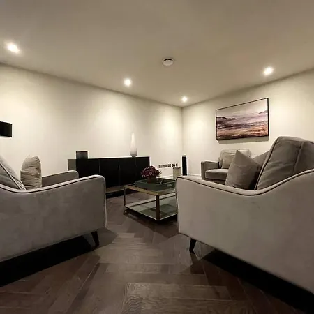 Ferienwohnung 2Br Urban Vista Retreat Chcl F7 Chigwell Exterior foto