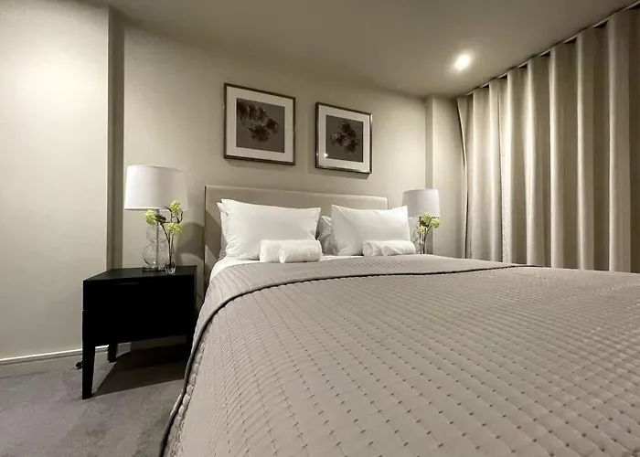 2Br Urban Vista Retreat Chcl F7