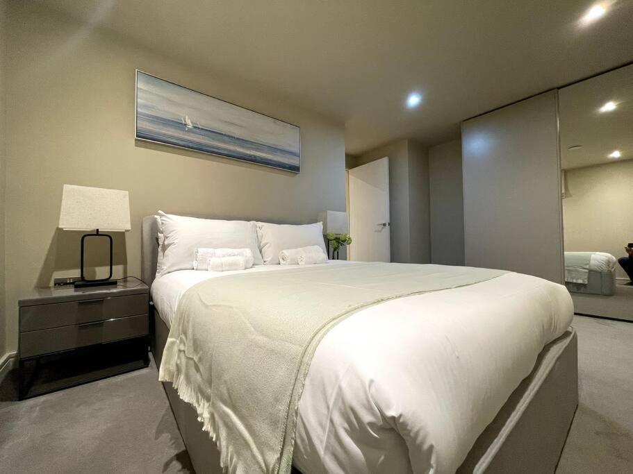 2br Urban Vista Retreat Chcl F7 Chigwell