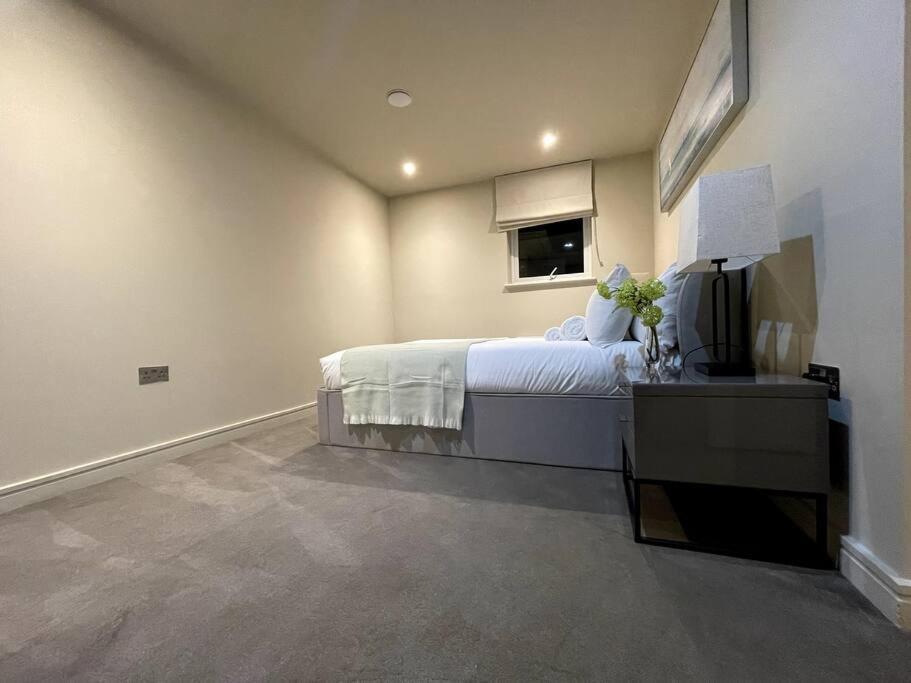 2br Urban Vista Retreat Chcl F7 Apartment *