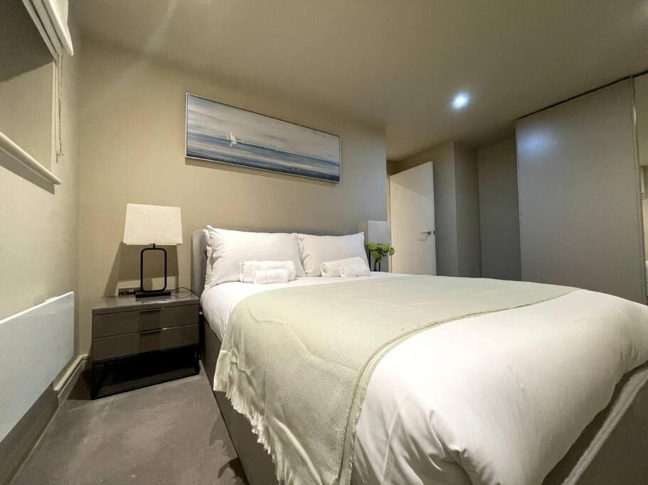 2br Urban Vista Retreat Chcl F7 Chigwell